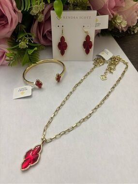 NWT Kendra Scott set of Abbie frame necklace +earrings+bracelet gold cranberry